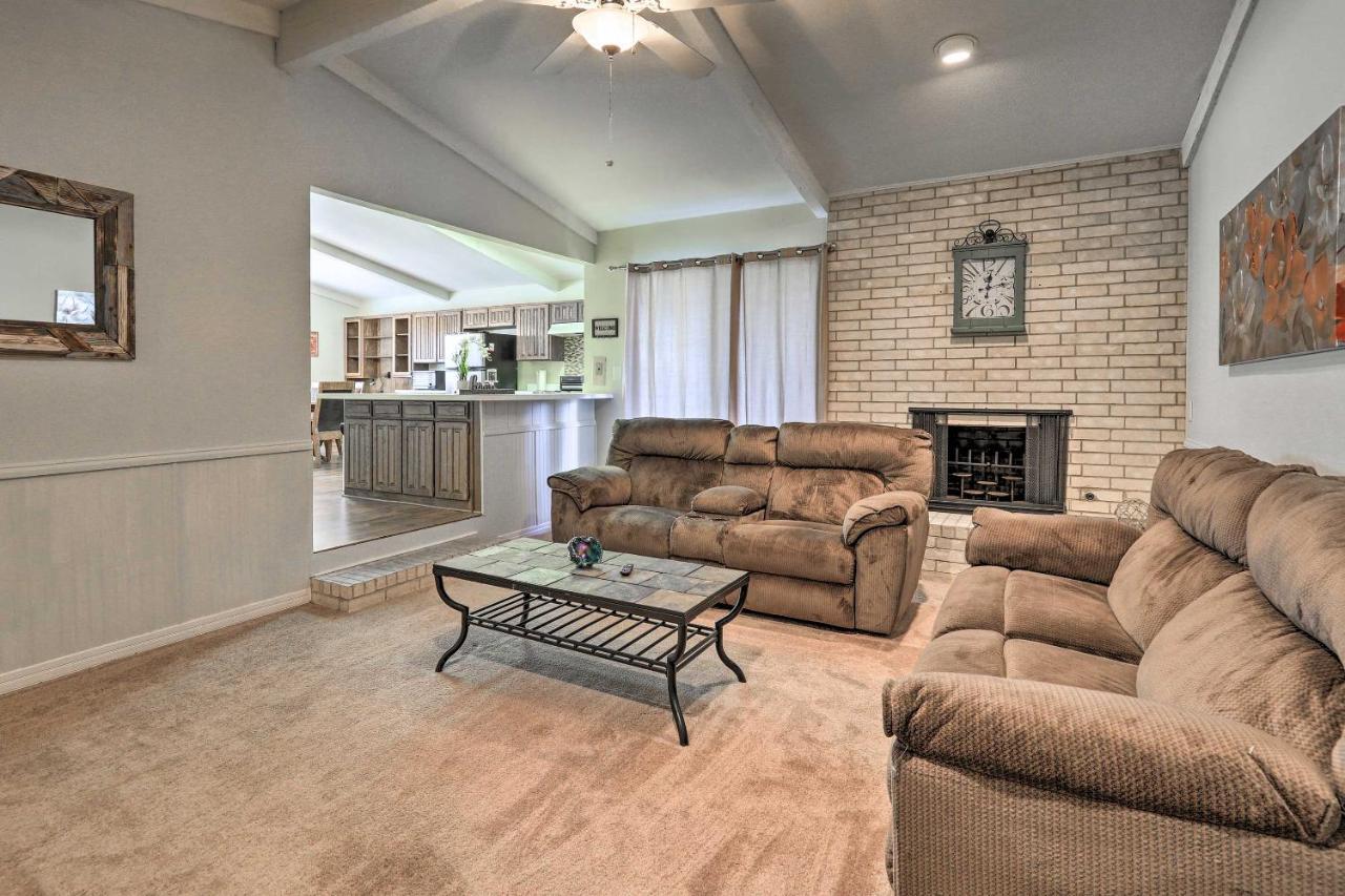 Granbury Getaway With Lake Views 2 Mi To Downtown! Exterior photo